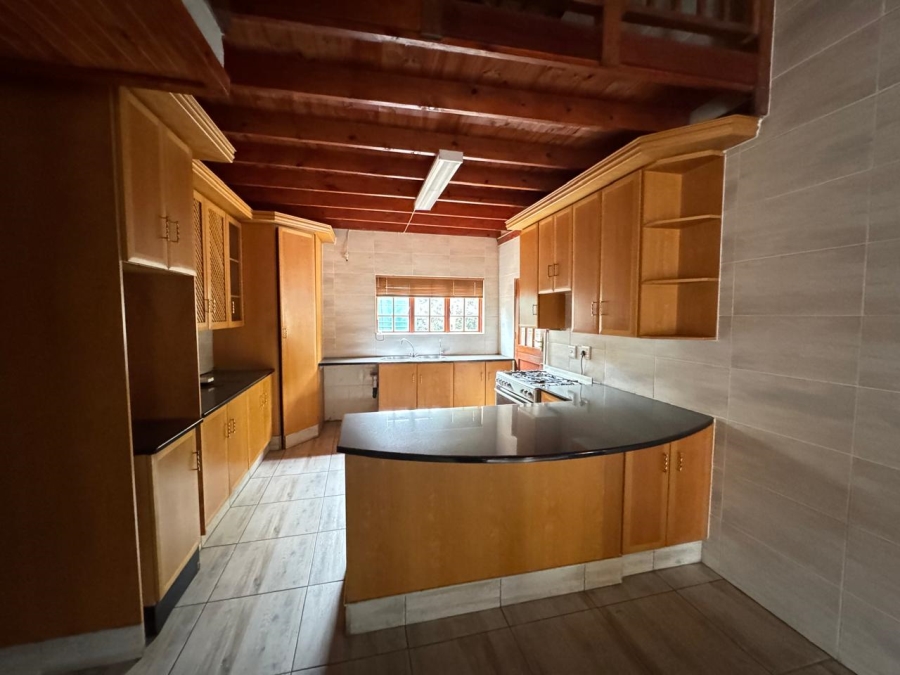 To Let 4 Bedroom Property for Rent in Melodie North West